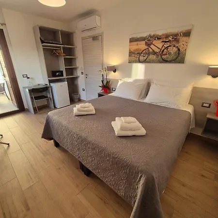 Comida & Experiences Affittacamere 3*