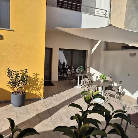 Comida & Experiences בית הארחה